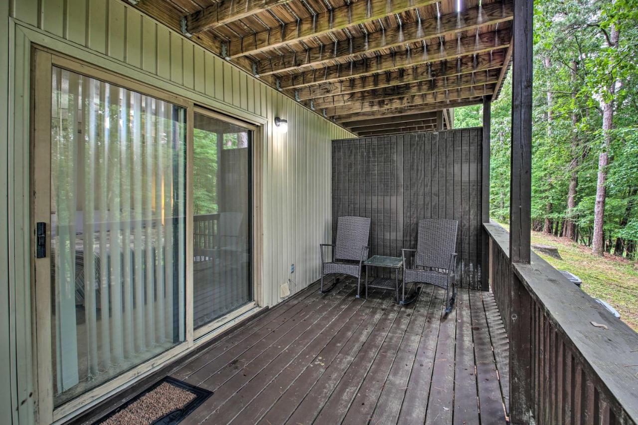 Hot Springs Village Retreat With Deck 3 Mi To Golf! מראה חיצוני תמונה